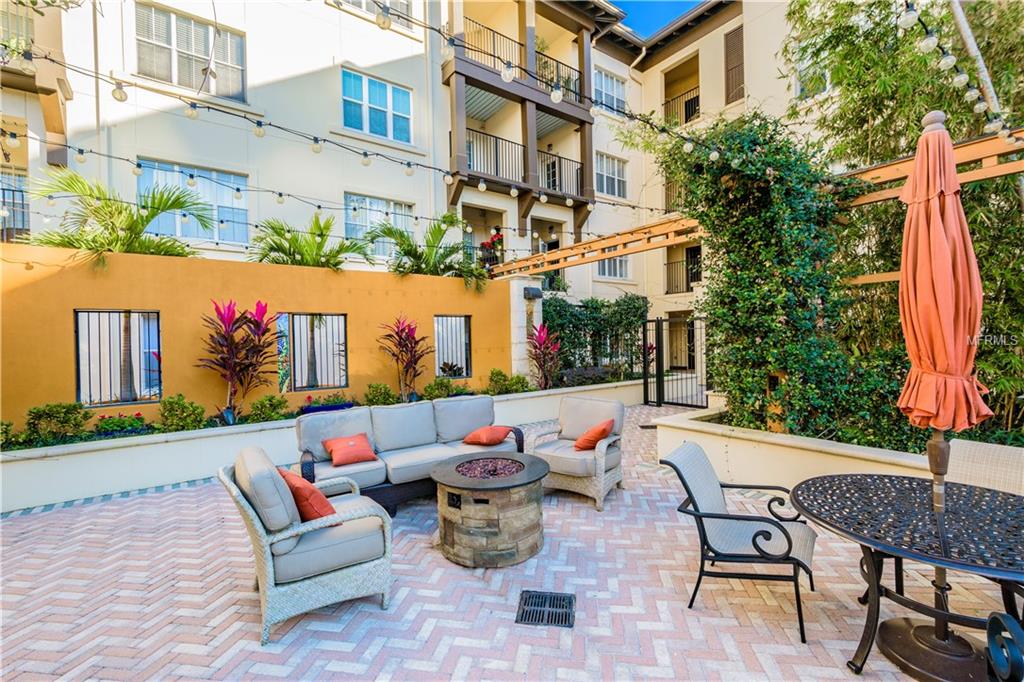 200 4TH AVE S, ST PETERSBURG, Florida 33701, 1 Bedroom Bedrooms, 3 Rooms Rooms,1 BathroomBathrooms,Residential,For sale,4TH AVE S,U7847506