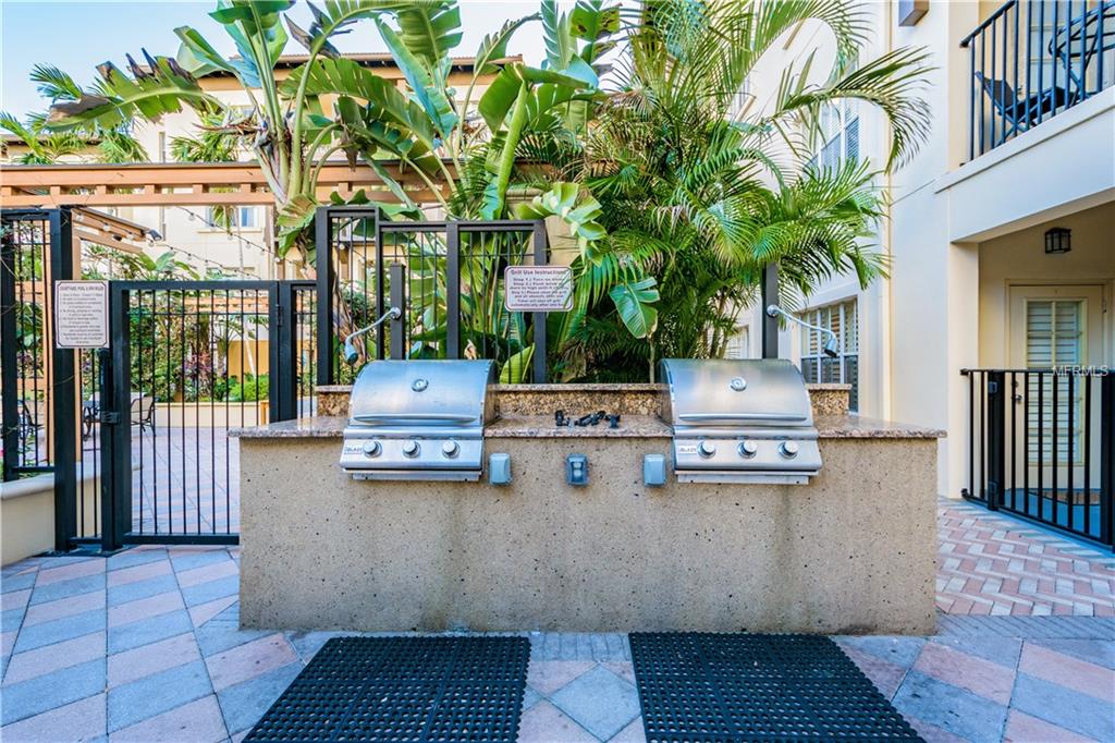 200 4TH AVE S, ST PETERSBURG, Florida 33701, 1 Bedroom Bedrooms, 3 Rooms Rooms,1 BathroomBathrooms,Residential,For sale,4TH AVE S,U7847506