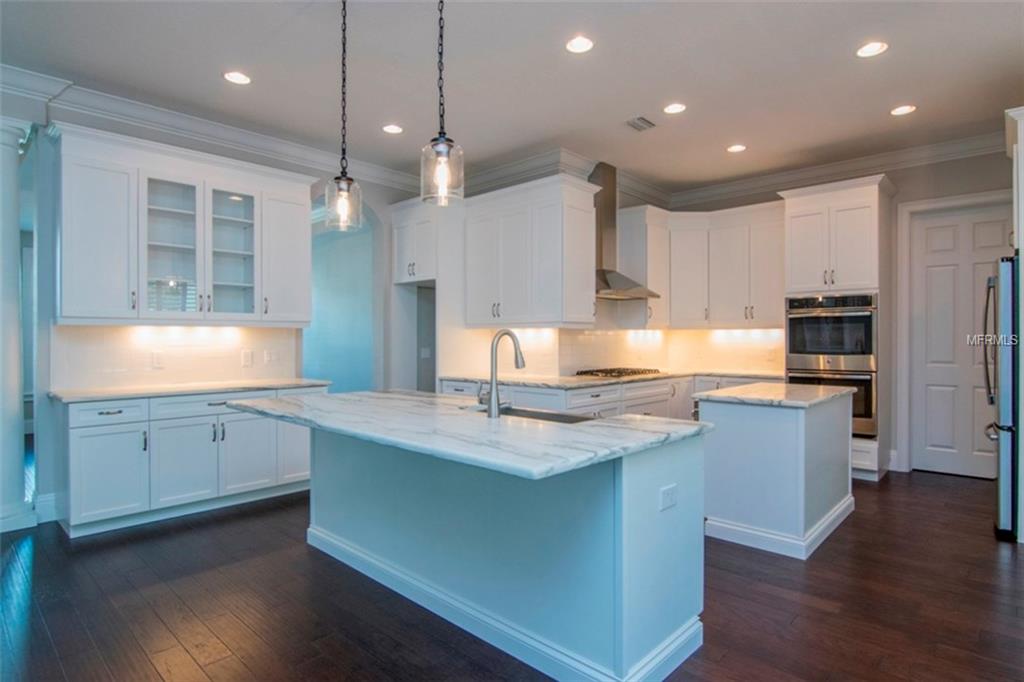 3012 S WEST SHORE BOULEVARD, TAMPA, Florida 33629, 4 Bedrooms Bedrooms, 8 Rooms Rooms,3 BathroomsBathrooms,Residential,For sale,WEST SHORE,T2895882