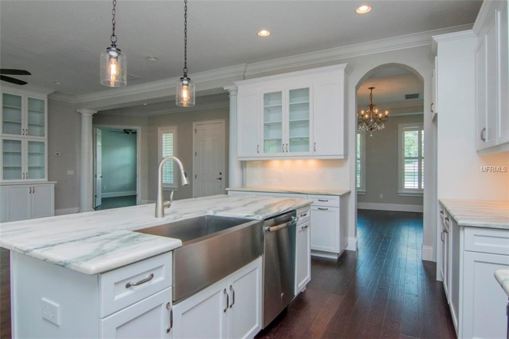 3012 S WEST SHORE BOULEVARD, TAMPA, Florida 33629, 4 Bedrooms Bedrooms, 8 Rooms Rooms,3 BathroomsBathrooms,Residential,For sale,WEST SHORE,T2895882