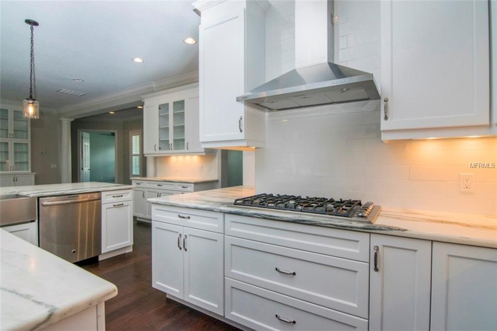 3012 S WEST SHORE BOULEVARD, TAMPA, Florida 33629, 4 Bedrooms Bedrooms, 8 Rooms Rooms,3 BathroomsBathrooms,Residential,For sale,WEST SHORE,T2895882