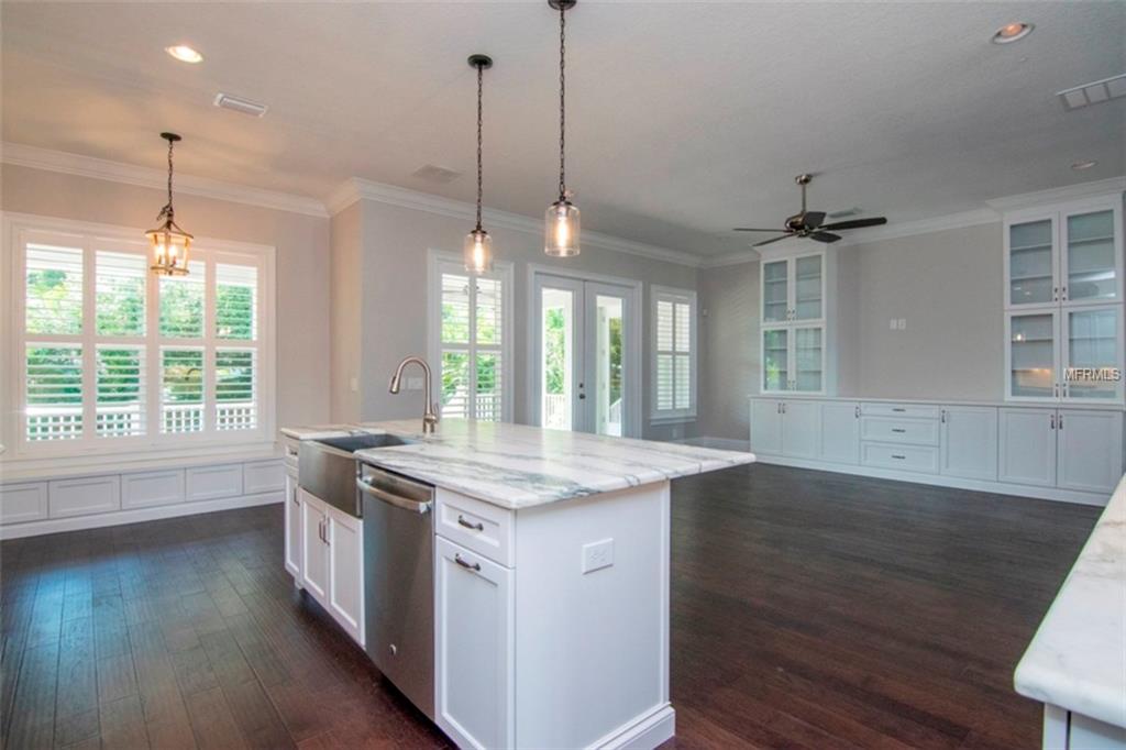 3012 S WEST SHORE BOULEVARD, TAMPA, Florida 33629, 4 Bedrooms Bedrooms, 8 Rooms Rooms,3 BathroomsBathrooms,Residential,For sale,WEST SHORE,T2895882