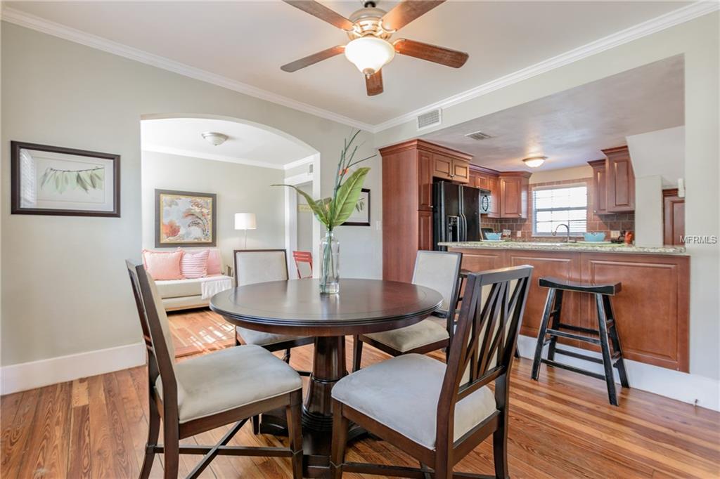 700 7TH STREET N, ST PETERSBURG, Florida 33701, 3 Bedrooms Bedrooms, 6 Rooms Rooms,3 BathroomsBathrooms,Residential,For sale,7TH,U7837026