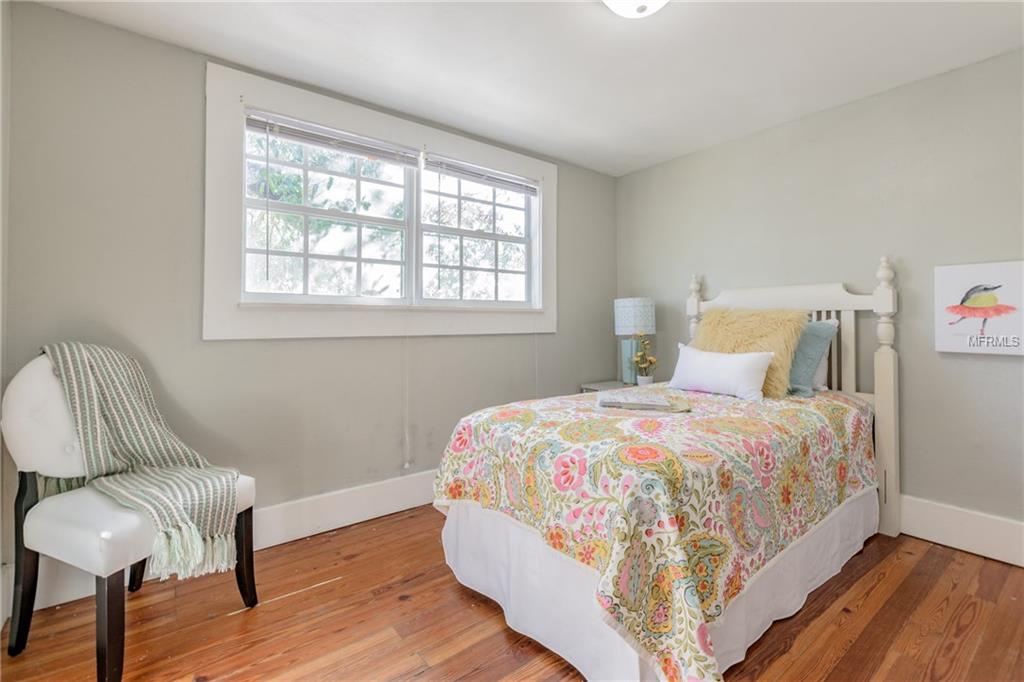 700 7TH STREET N, ST PETERSBURG, Florida 33701, 3 Bedrooms Bedrooms, 6 Rooms Rooms,3 BathroomsBathrooms,Residential,For sale,7TH,U7837026