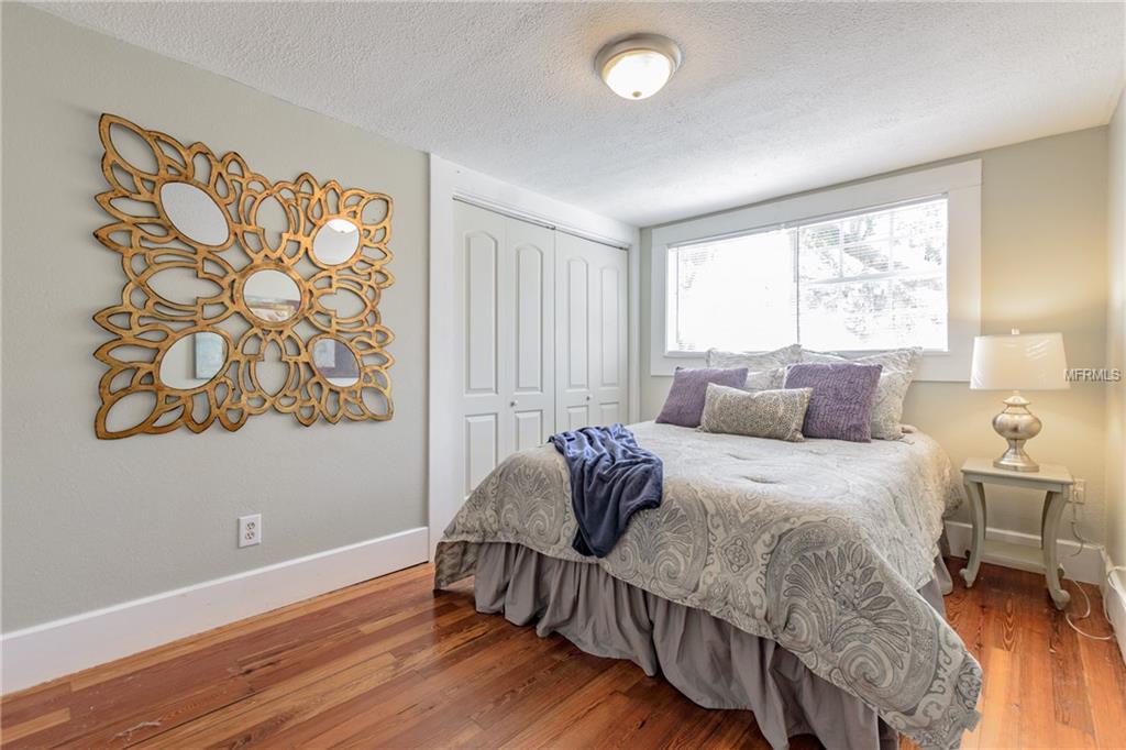 700 7TH STREET N, ST PETERSBURG, Florida 33701, 3 Bedrooms Bedrooms, 6 Rooms Rooms,3 BathroomsBathrooms,Residential,For sale,7TH,U7837026