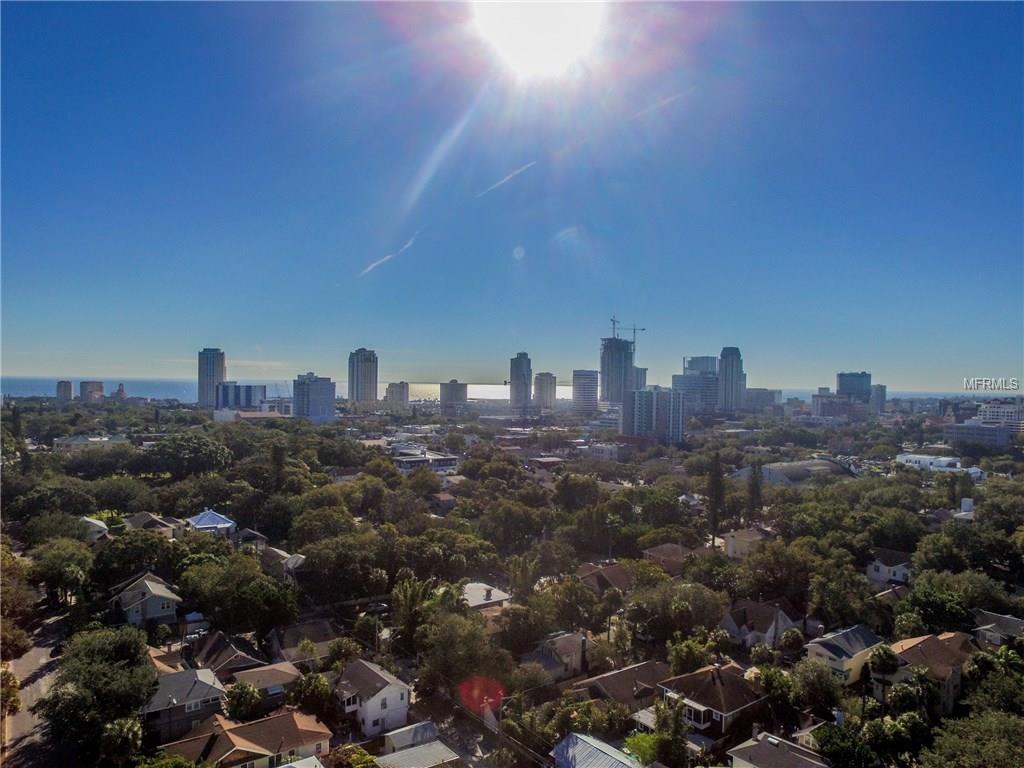 700 7TH STREET N, ST PETERSBURG, Florida 33701, 3 Bedrooms Bedrooms, 6 Rooms Rooms,3 BathroomsBathrooms,Residential,For sale,7TH,U7837026