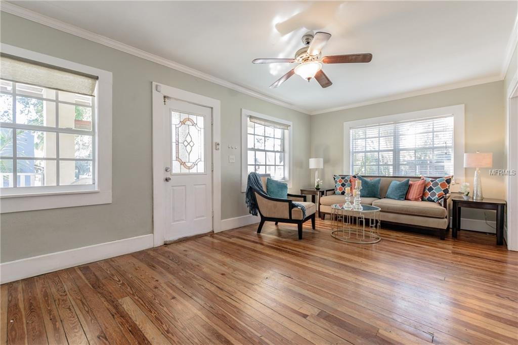 700 7TH STREET N, ST PETERSBURG, Florida 33701, 3 Bedrooms Bedrooms, 6 Rooms Rooms,3 BathroomsBathrooms,Residential,For sale,7TH,U7837026