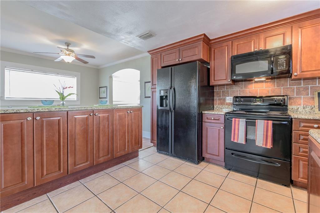 700 7TH STREET N, ST PETERSBURG, Florida 33701, 3 Bedrooms Bedrooms, 6 Rooms Rooms,3 BathroomsBathrooms,Residential,For sale,7TH,U7837026