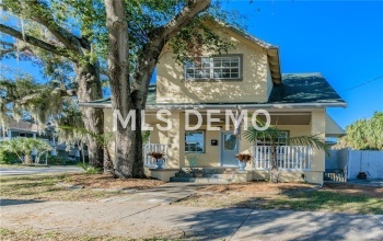 700 7TH STREET N, ST PETERSBURG, Florida 33701, 3 Bedrooms Bedrooms, 6 Rooms Rooms,3 BathroomsBathrooms,Residential,For sale,7TH,U7837026