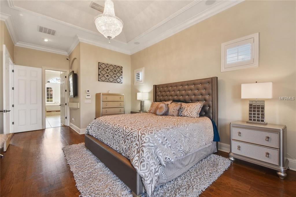 1951 ELKHORN COURT, LONGWOOD, Florida 32750, 5 Bedrooms Bedrooms, 10 Rooms Rooms,4 BathroomsBathrooms,Residential,For sale,ELKHORN,O5561562