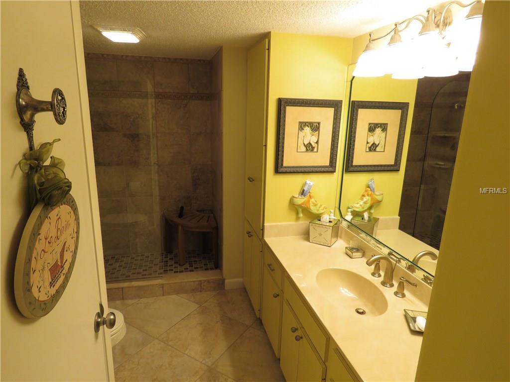 629 ALHAMBRA ROAD, VENICE, Florida 34285, 2 Bedrooms Bedrooms, 6 Rooms Rooms,2 BathroomsBathrooms,Residential,For sale,ALHAMBRA,A4185314