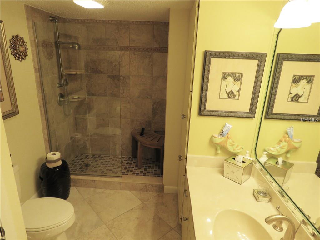 629 ALHAMBRA ROAD, VENICE, Florida 34285, 2 Bedrooms Bedrooms, 6 Rooms Rooms,2 BathroomsBathrooms,Residential,For sale,ALHAMBRA,A4185314