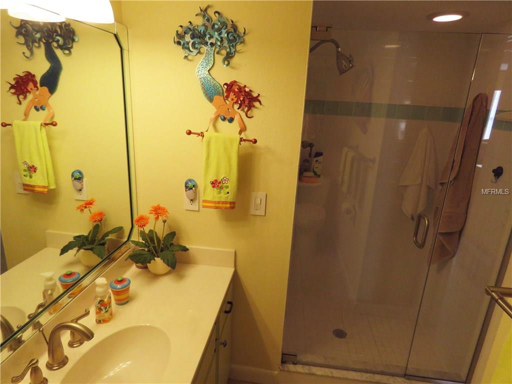 629 ALHAMBRA ROAD, VENICE, Florida 34285, 2 Bedrooms Bedrooms, 6 Rooms Rooms,2 BathroomsBathrooms,Residential,For sale,ALHAMBRA,A4185314