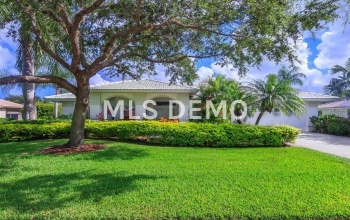 8303 DEERBROOK CIRCLE, SARASOTA, Florida 34238, 4 Bedrooms Bedrooms, 10 Rooms Rooms,3 BathroomsBathrooms,Residential,For sale,DEERBROOK,A4203020