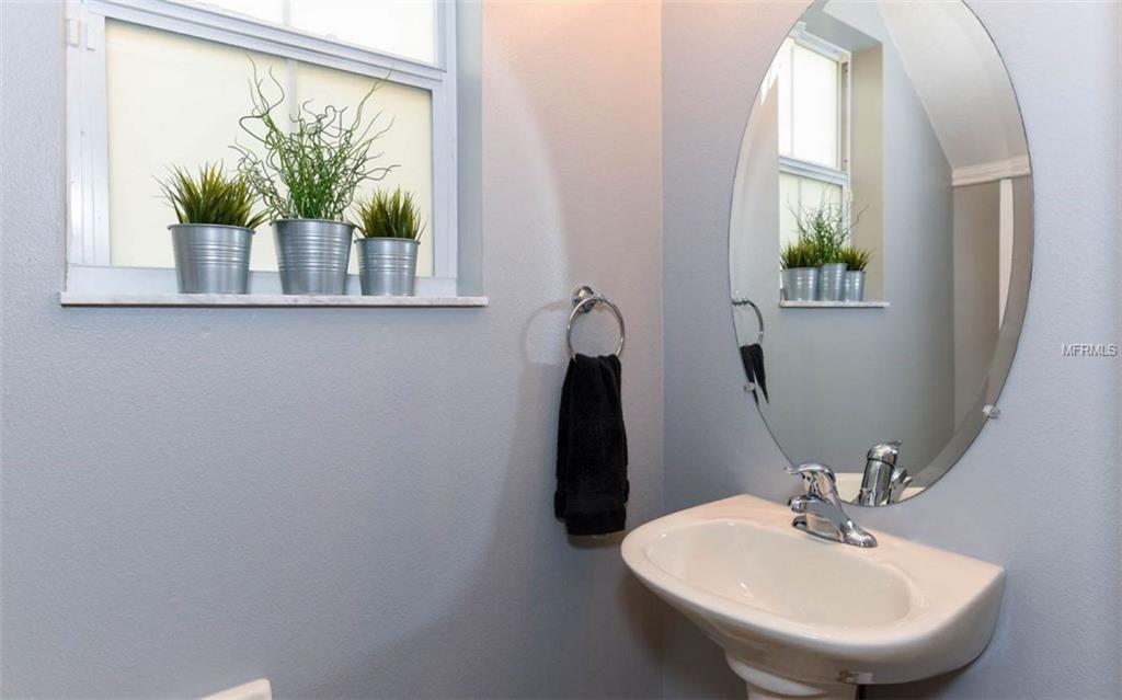 8253 VILLA GRANDE COURT, SARASOTA, Florida 34243, 3 Bedrooms Bedrooms, 11 Rooms Rooms,2 BathroomsBathrooms,Residential,For sale,VILLA GRANDE,A4207664