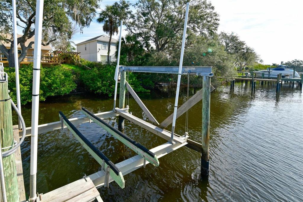 4106 14TH AVENUE E, BRADENTON, Florida 34208, 3 Bedrooms Bedrooms, 6 Rooms Rooms,2 BathroomsBathrooms,Residential,For sale,14TH,A4209365