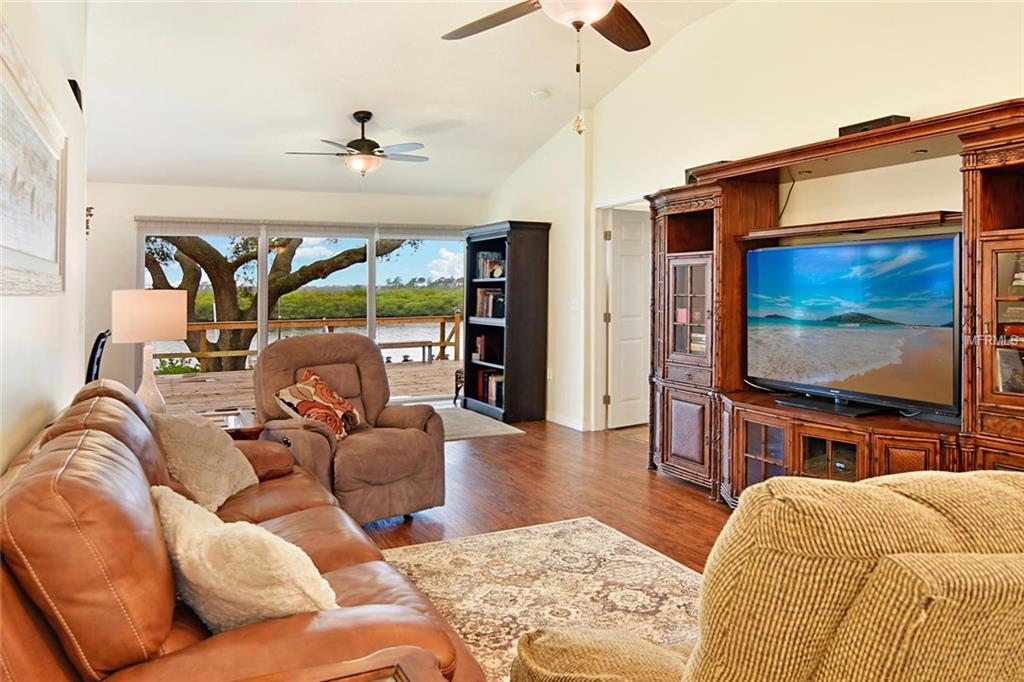 4106 14TH AVENUE E, BRADENTON, Florida 34208, 3 Bedrooms Bedrooms, 6 Rooms Rooms,2 BathroomsBathrooms,Residential,For sale,14TH,A4209365