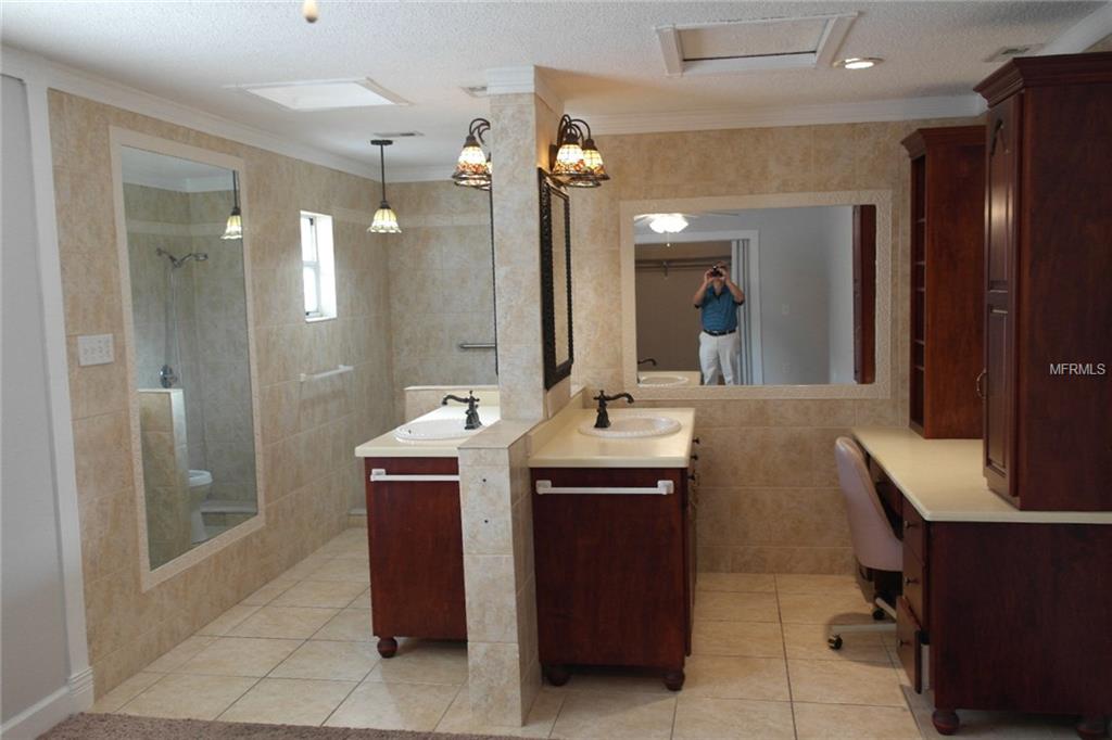 1465 GRAND CAYMAN CIRCLE, WINTER HAVEN, Florida 33884, 3 Bedrooms Bedrooms, 8 Rooms Rooms,2 BathroomsBathrooms,Residential,For sale,GRAND CAYMAN,P4719038