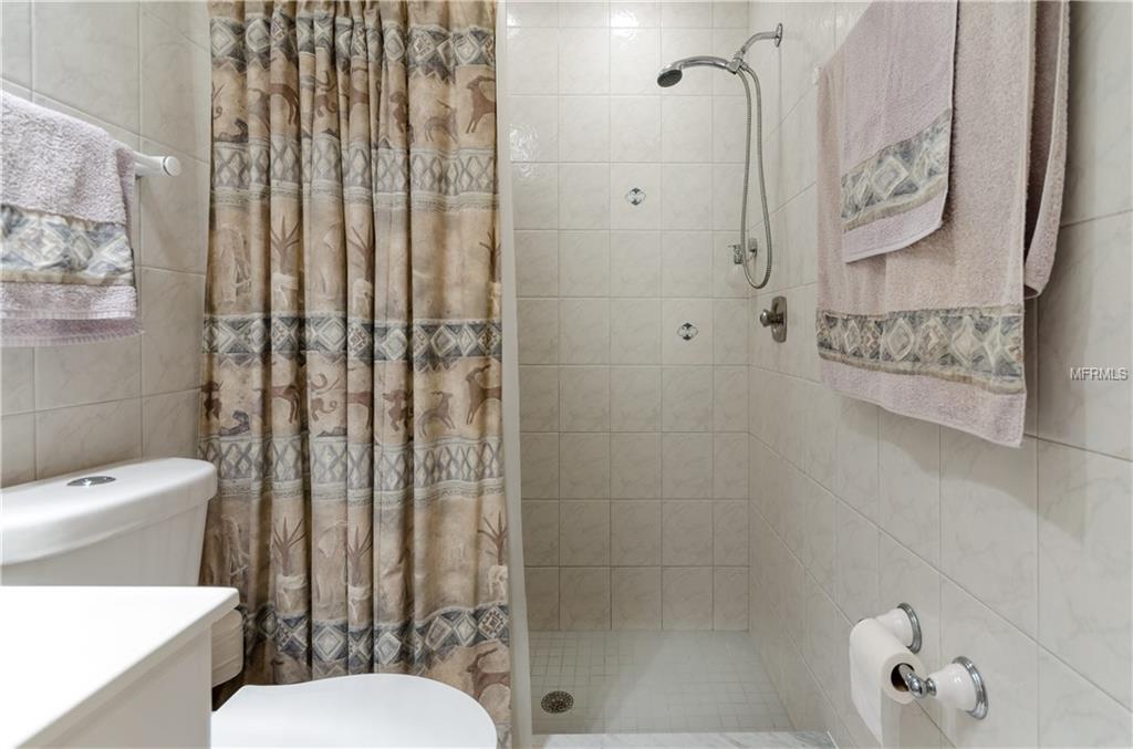 3403 FALCON PLACE, BRADENTON, Florida 34210, 2 Bedrooms Bedrooms, 5 Rooms Rooms,2 BathroomsBathrooms,Residential,For sale,FALCON,T2911480