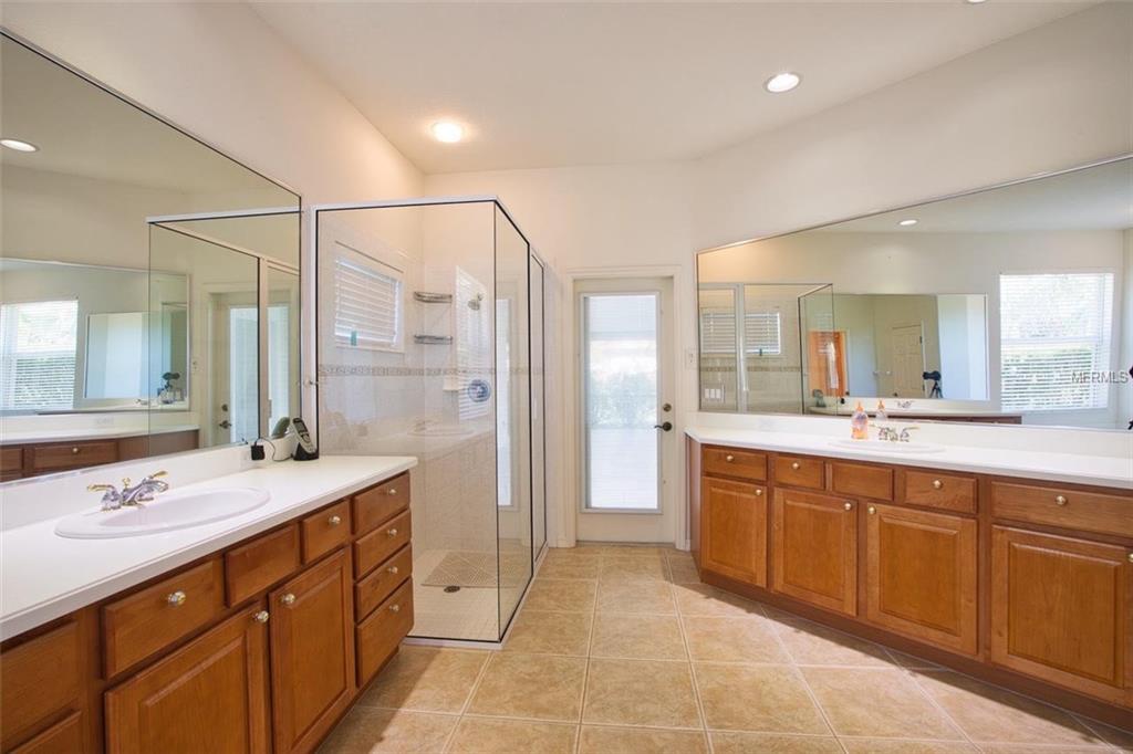 979 SCHERER WAY, OSPREY, Florida 34229, 3 Bedrooms Bedrooms, 8 Rooms Rooms,2 BathroomsBathrooms,Residential,For sale,SCHERER,A4209592