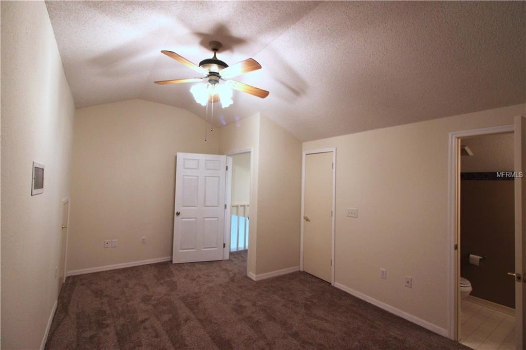 1021 MEADOWOOD POINTE ROAD, LAKELAND, Florida 33811, 3 Bedrooms Bedrooms, 6 Rooms Rooms,2 BathroomsBathrooms,Residential,For sale,MEADOWOOD POINTE,L4725554