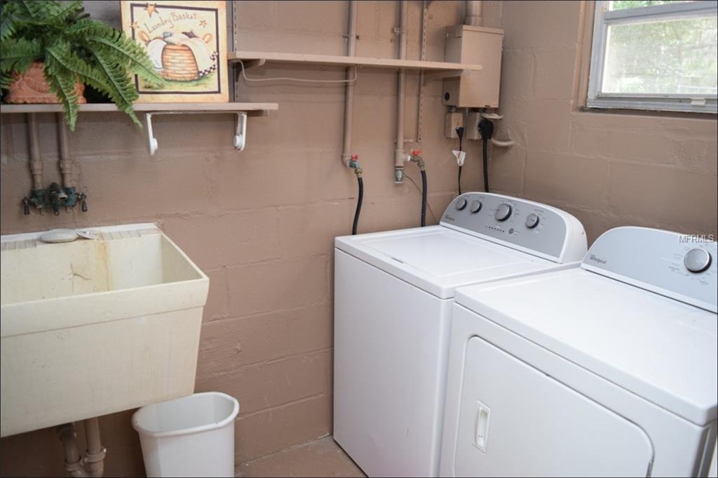 412 OLD MULRENNAN ROAD, VALRICO, Florida 33594, 3 Bedrooms Bedrooms, 7 Rooms Rooms,3 BathroomsBathrooms,Residential,For sale,OLD MULRENNAN,T2903420