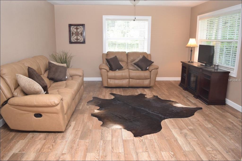 412 OLD MULRENNAN ROAD, VALRICO, Florida 33594, 3 Bedrooms Bedrooms, 7 Rooms Rooms,3 BathroomsBathrooms,Residential,For sale,OLD MULRENNAN,T2903420