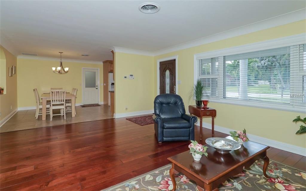 7337 PHILLIPS STREET, SARASOTA, Florida 34243, 3 Bedrooms Bedrooms, 7 Rooms Rooms,2 BathroomsBathrooms,Residential,For sale,PHILLIPS,A4201768