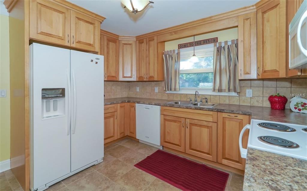 7337 PHILLIPS STREET, SARASOTA, Florida 34243, 3 Bedrooms Bedrooms, 7 Rooms Rooms,2 BathroomsBathrooms,Residential,For sale,PHILLIPS,A4201768