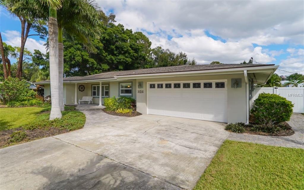7337 PHILLIPS STREET, SARASOTA, Florida 34243, 3 Bedrooms Bedrooms, 7 Rooms Rooms,2 BathroomsBathrooms,Residential,For sale,PHILLIPS,A4201768