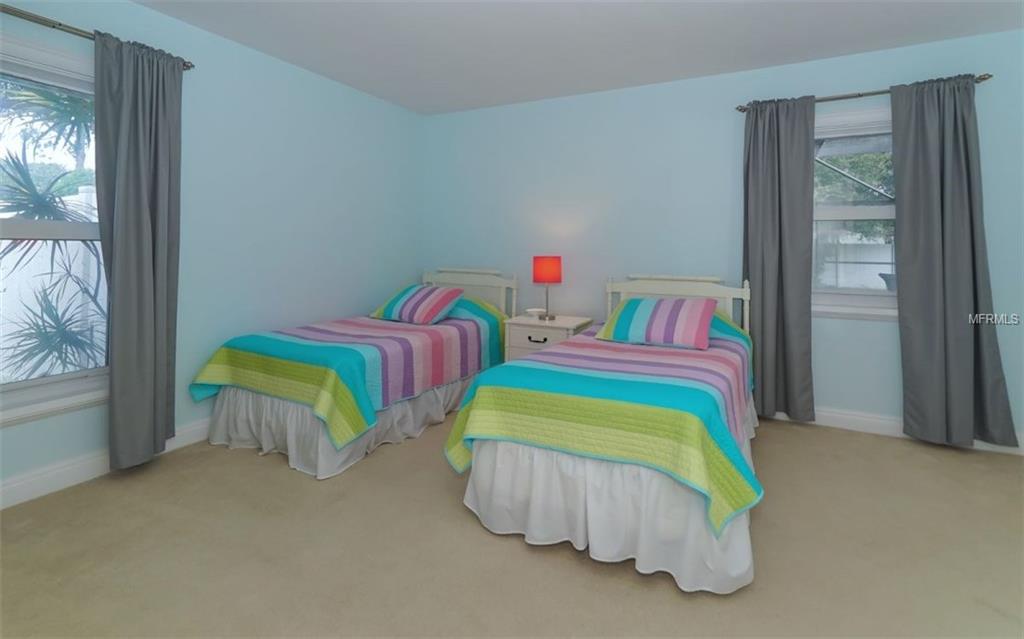 7337 PHILLIPS STREET, SARASOTA, Florida 34243, 3 Bedrooms Bedrooms, 7 Rooms Rooms,2 BathroomsBathrooms,Residential,For sale,PHILLIPS,A4201768