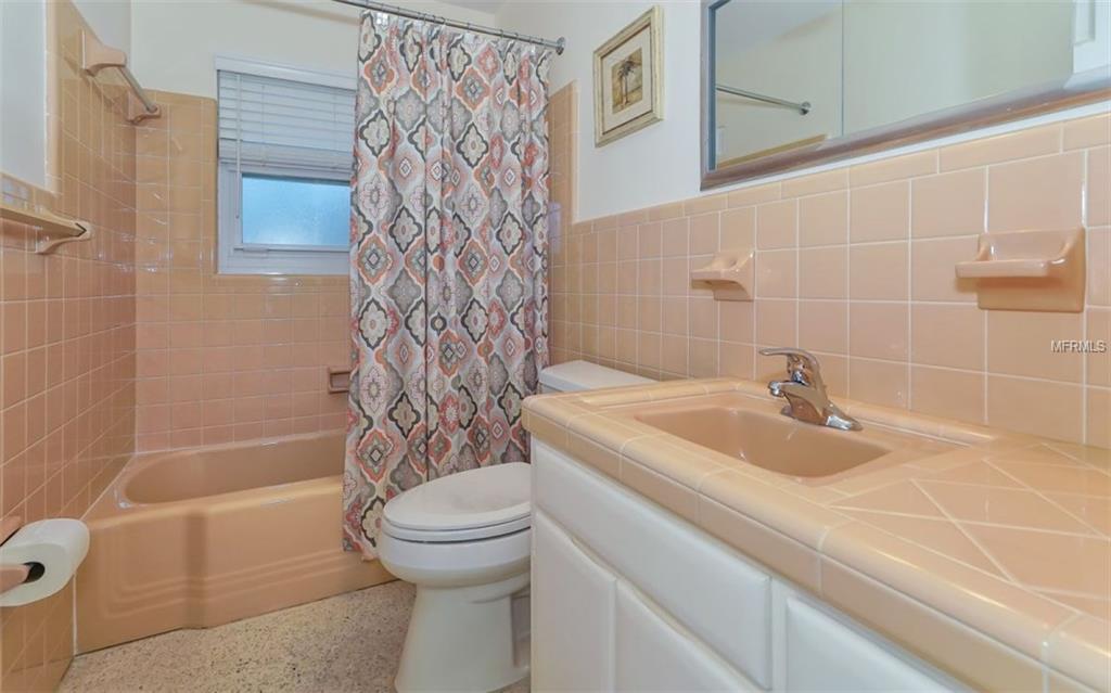 7337 PHILLIPS STREET, SARASOTA, Florida 34243, 3 Bedrooms Bedrooms, 7 Rooms Rooms,2 BathroomsBathrooms,Residential,For sale,PHILLIPS,A4201768