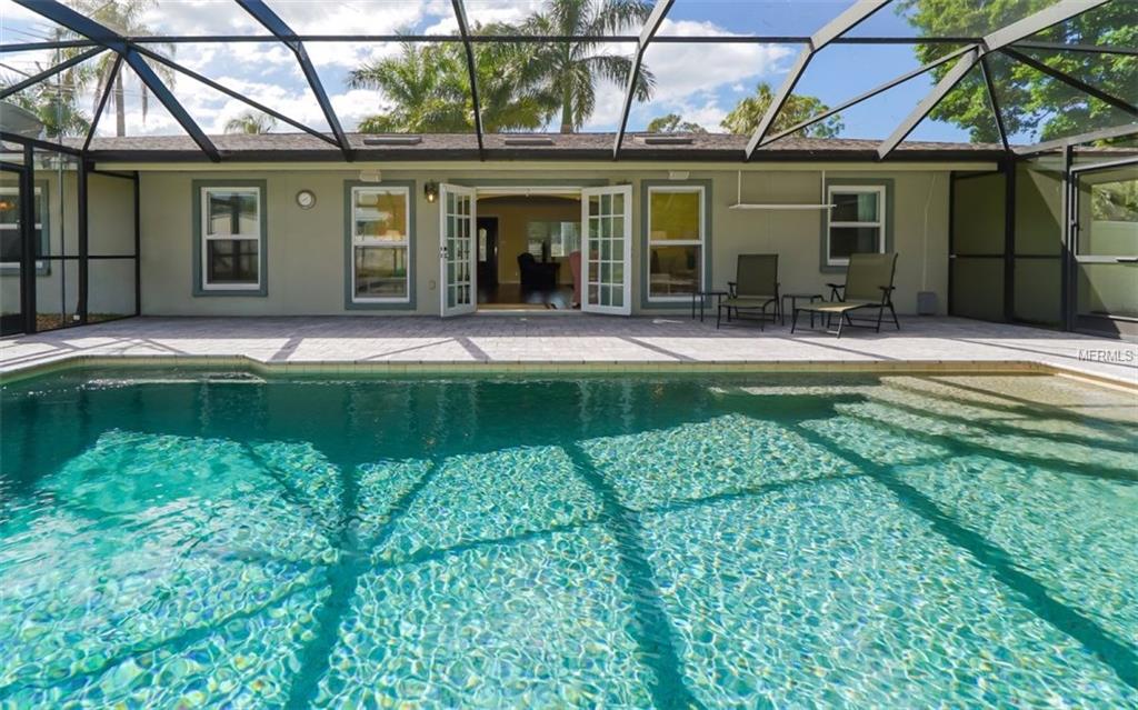 7337 PHILLIPS STREET, SARASOTA, Florida 34243, 3 Bedrooms Bedrooms, 7 Rooms Rooms,2 BathroomsBathrooms,Residential,For sale,PHILLIPS,A4201768