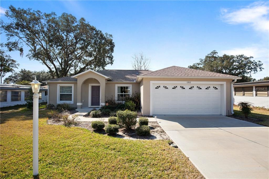 1312 TEAKWOOD LANE, LADY LAKE, Florida 32159, 3 Bedrooms Bedrooms, 4 Rooms Rooms,2 BathroomsBathrooms,Residential,For sale,TEAKWOOD,G4852119