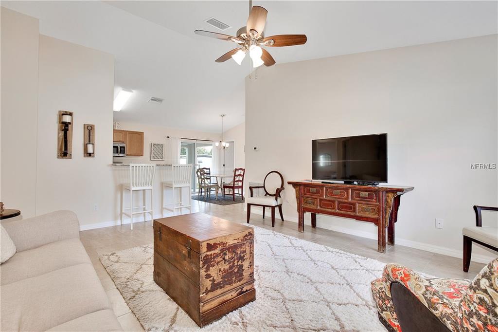 1312 TEAKWOOD LANE, LADY LAKE, Florida 32159, 3 Bedrooms Bedrooms, 4 Rooms Rooms,2 BathroomsBathrooms,Residential,For sale,TEAKWOOD,G4852119