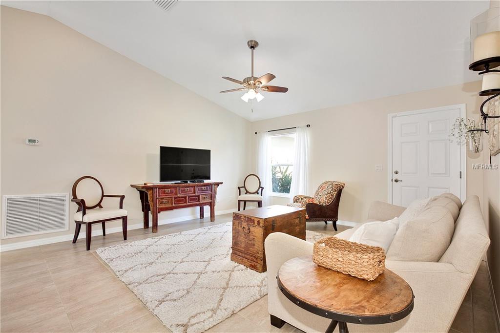 1312 TEAKWOOD LANE, LADY LAKE, Florida 32159, 3 Bedrooms Bedrooms, 4 Rooms Rooms,2 BathroomsBathrooms,Residential,For sale,TEAKWOOD,G4852119