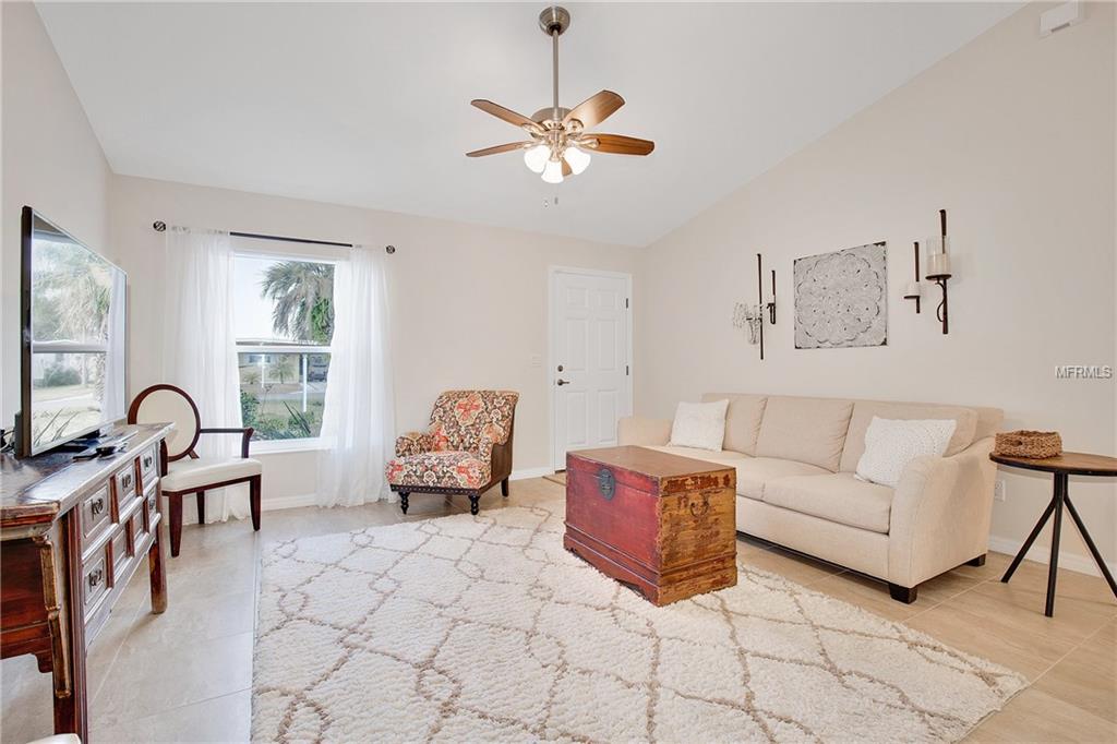 1312 TEAKWOOD LANE, LADY LAKE, Florida 32159, 3 Bedrooms Bedrooms, 4 Rooms Rooms,2 BathroomsBathrooms,Residential,For sale,TEAKWOOD,G4852119