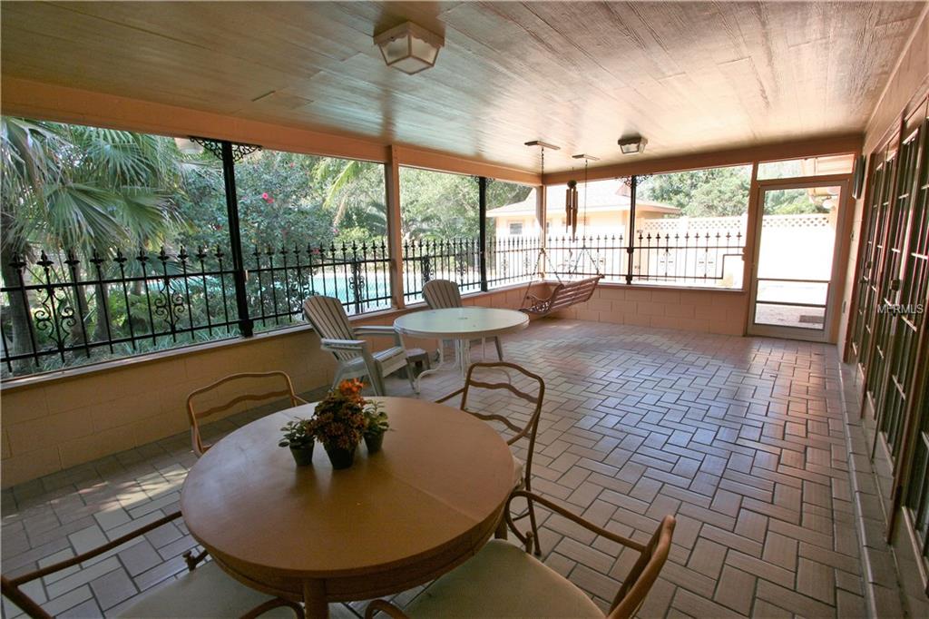 500 ROYAL PALM COURT, LONGWOOD, Florida 32779, 4 Bedrooms Bedrooms, 9 Rooms Rooms,2 BathroomsBathrooms,Residential,For sale,ROYAL PALM,O5561103