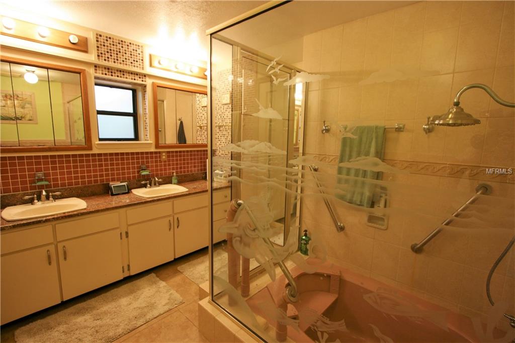 500 ROYAL PALM COURT, LONGWOOD, Florida 32779, 4 Bedrooms Bedrooms, 9 Rooms Rooms,2 BathroomsBathrooms,Residential,For sale,ROYAL PALM,O5561103