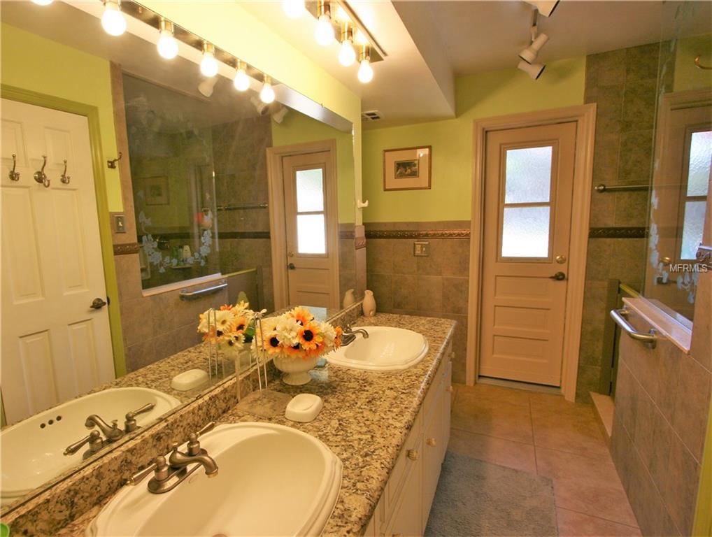 500 ROYAL PALM COURT, LONGWOOD, Florida 32779, 4 Bedrooms Bedrooms, 9 Rooms Rooms,2 BathroomsBathrooms,Residential,For sale,ROYAL PALM,O5561103