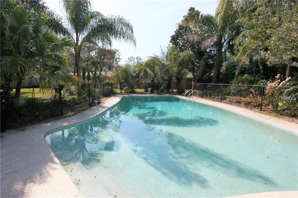 500 ROYAL PALM COURT, LONGWOOD, Florida 32779, 4 Bedrooms Bedrooms, 9 Rooms Rooms,2 BathroomsBathrooms,Residential,For sale,ROYAL PALM,O5561103