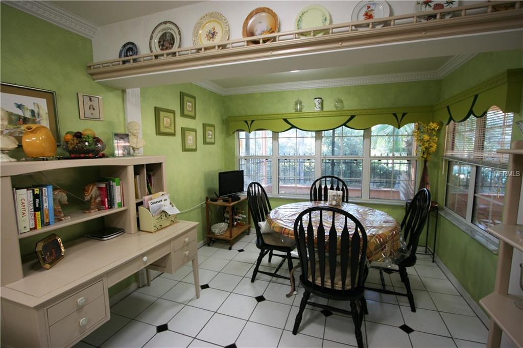 500 ROYAL PALM COURT, LONGWOOD, Florida 32779, 4 Bedrooms Bedrooms, 9 Rooms Rooms,2 BathroomsBathrooms,Residential,For sale,ROYAL PALM,O5561103