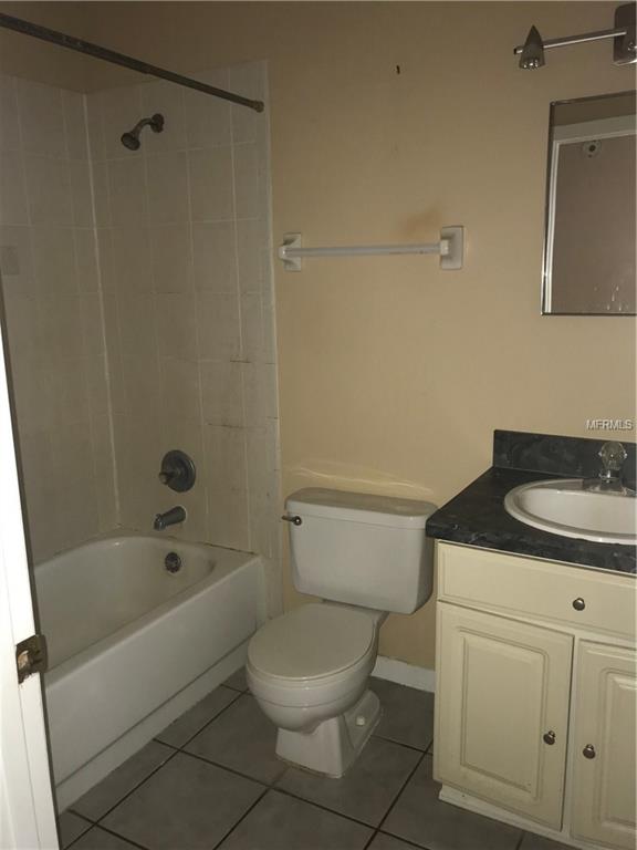 1400 E HARRISON STREET, OVIEDO, Florida 32765, 3 Bedrooms Bedrooms, 6 Rooms Rooms,1 BathroomBathrooms,Residential,For sale,HARRISON,O5535697