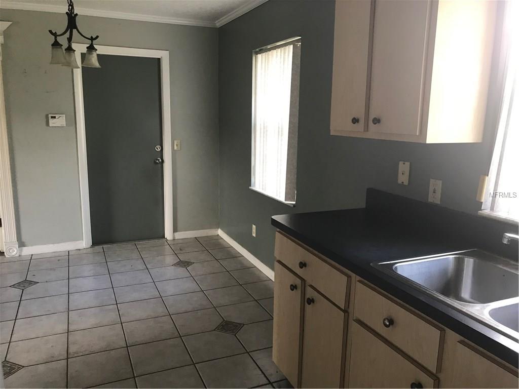 1400 E HARRISON STREET, OVIEDO, Florida 32765, 3 Bedrooms Bedrooms, 6 Rooms Rooms,1 BathroomBathrooms,Residential,For sale,HARRISON,O5535697