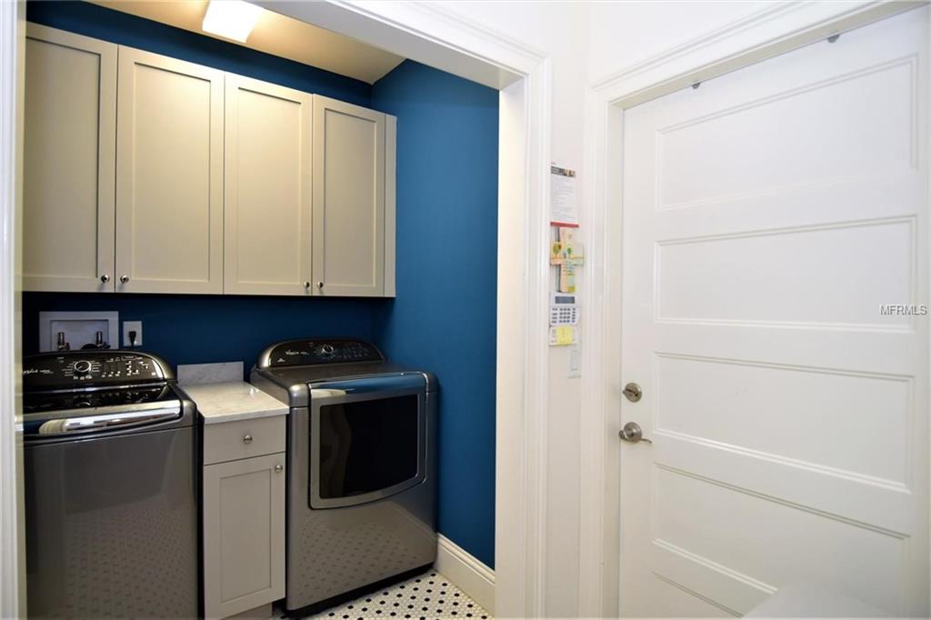 1707 ASHER LANE, ORLANDO, Florida 32803, 3 Bedrooms Bedrooms, 8 Rooms Rooms,3 BathroomsBathrooms,Residential,For sale,ASHER,O5544478