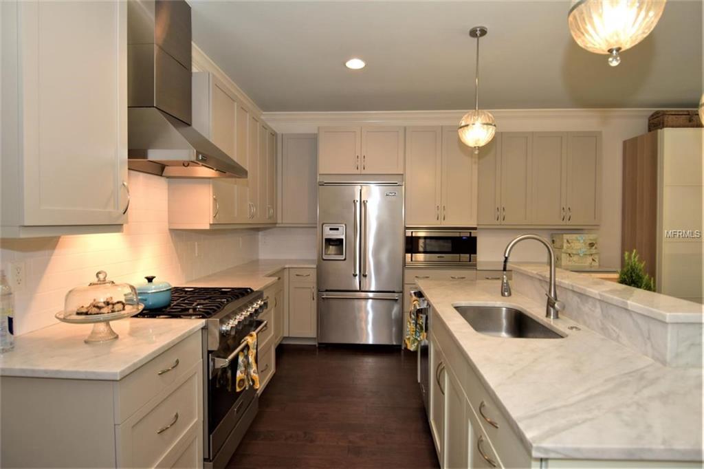 1707 ASHER LANE, ORLANDO, Florida 32803, 3 Bedrooms Bedrooms, 8 Rooms Rooms,3 BathroomsBathrooms,Residential,For sale,ASHER,O5544478