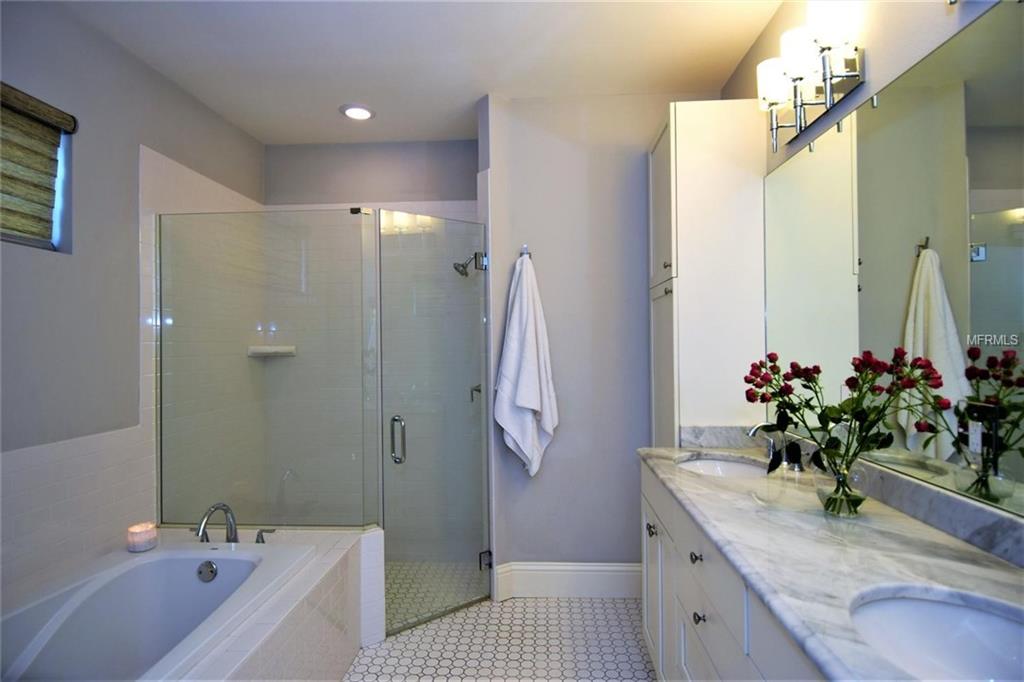 1707 ASHER LANE, ORLANDO, Florida 32803, 3 Bedrooms Bedrooms, 8 Rooms Rooms,3 BathroomsBathrooms,Residential,For sale,ASHER,O5544478