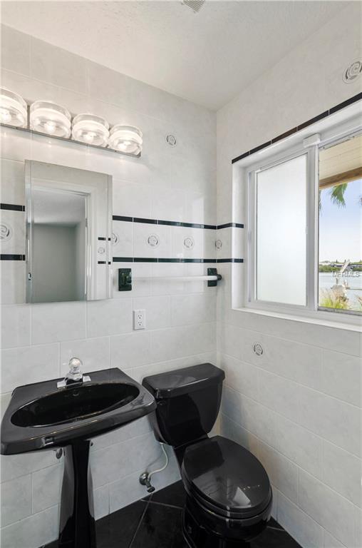 367 LA HACIENDA DRIVE, INDIAN ROCKS BEACH, Florida 33785, 4 Bedrooms Bedrooms, 7 Rooms Rooms,5 BathroomsBathrooms,Residential,For sale,LA HACIENDA,T2916129