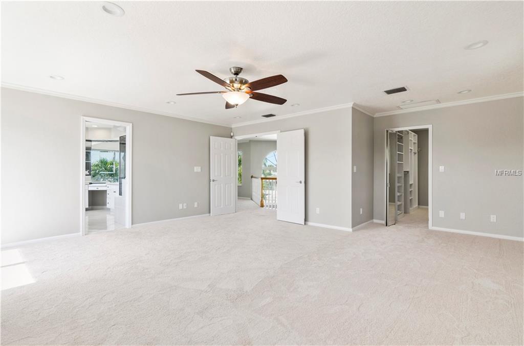 367 LA HACIENDA DRIVE, INDIAN ROCKS BEACH, Florida 33785, 4 Bedrooms Bedrooms, 7 Rooms Rooms,5 BathroomsBathrooms,Residential,For sale,LA HACIENDA,T2916129