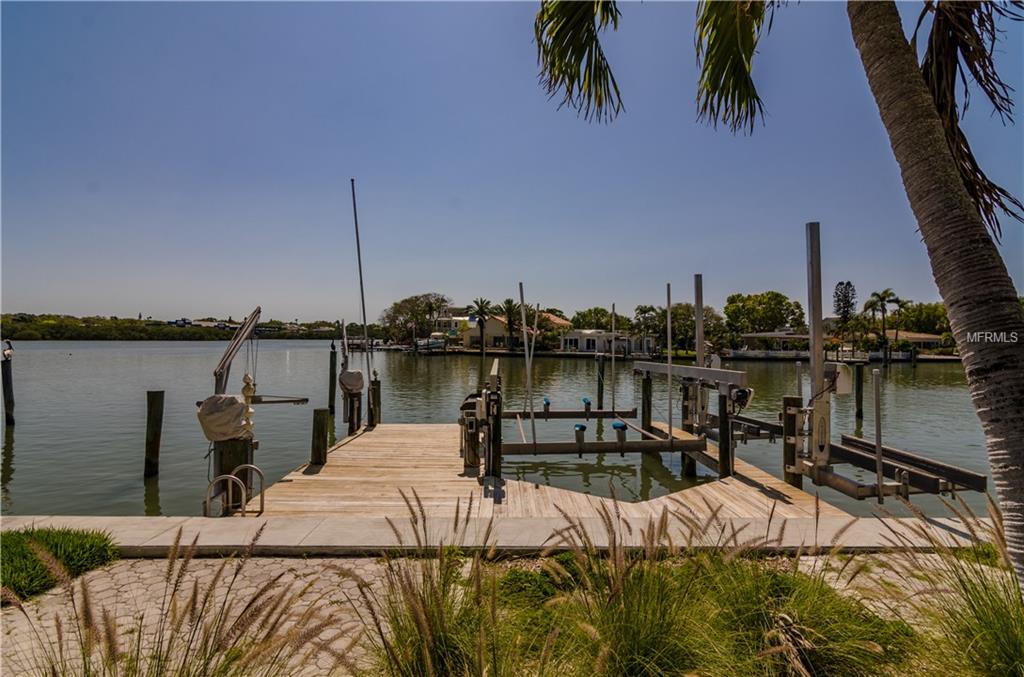 367 LA HACIENDA DRIVE, INDIAN ROCKS BEACH, Florida 33785, 4 Bedrooms Bedrooms, 7 Rooms Rooms,5 BathroomsBathrooms,Residential,For sale,LA HACIENDA,T2916129